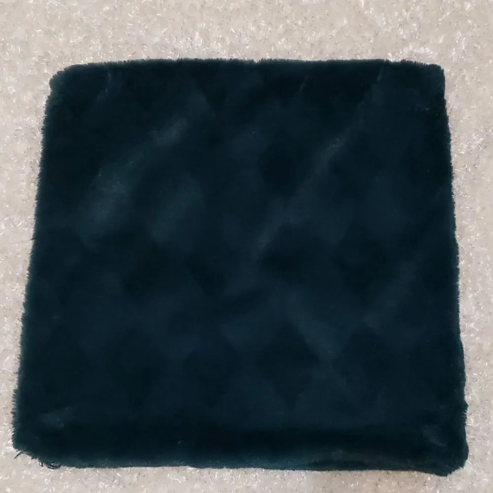Diamond pattern throw pillow covers - Picture 4 of 5